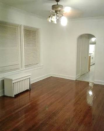 $1,500 / 3br - Very Spacious South Shore Three Bed/Two Bath + Heat {$750 Move-In Fee} (Off 76th Phillips Ave.)63960010467330123