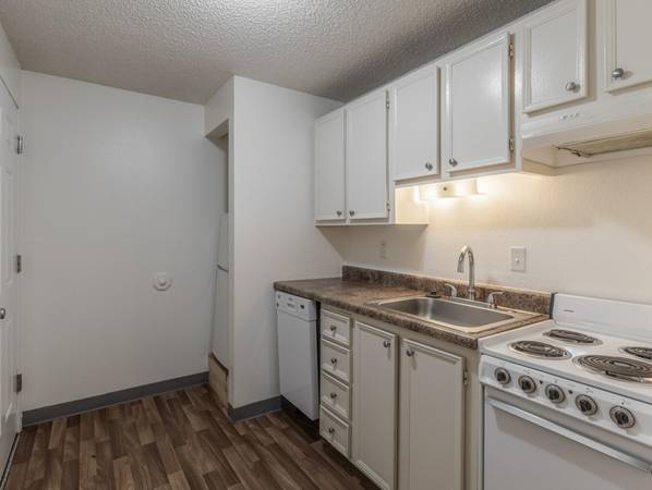 $1,450 / 2 dormitorios - OBTÉN 1 MES GRATIS - LLAMA HOY | Barrio ecléctico, muy transitado a pie (North Clackamas)63831326096003122