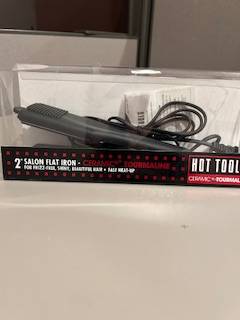 NEW HOT TOOLS ceramic flat iron 1