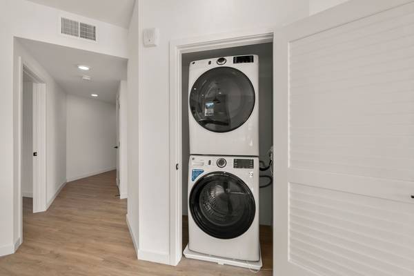 $5,183 / 2br - 974ft2 - Centro de fitness, spa para mascotas, 2/BD 2/BA (belmont)63668095333633124