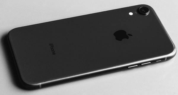 iPhone XR 1