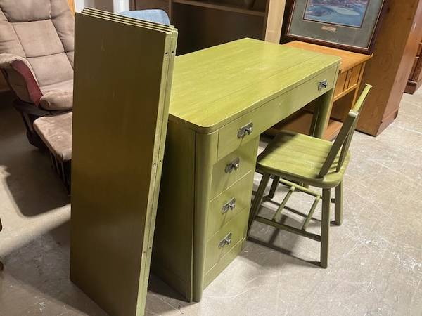 Writing Desk Expandable Workspace / Table with 4 Leaves and chair 1