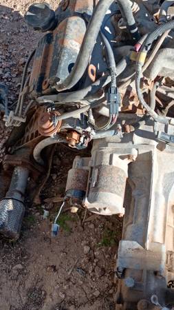 87 Mitsubishi mini cab truck motor/trans bed rear end. 1