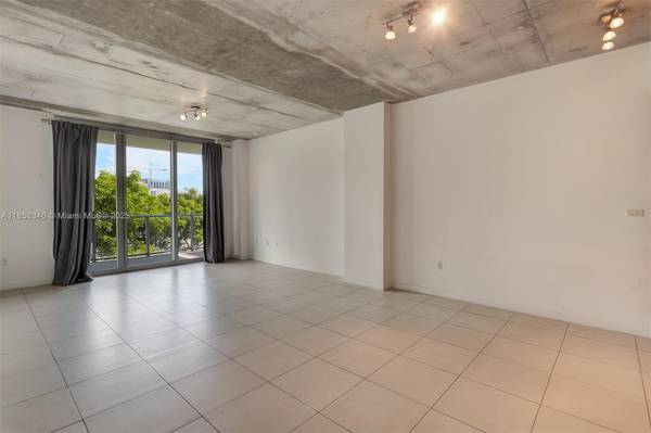 $3,350 / 1br - 906ft2 - Hermoso ático de 1 dormitorio + estudio con una terraza increíble! (Two Midtown- Midtown)64001847900929120