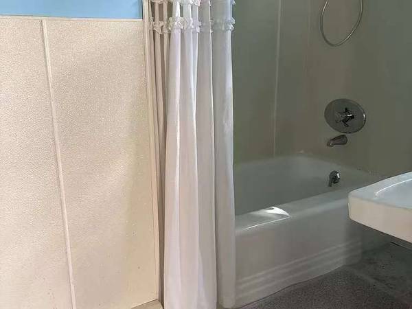 $1,200 / 1br - 400ft2 - Habitación en alquiler (Ayer)63856228808579121