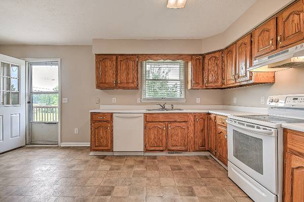 $1500.00 / 2br - 1116ft2 - Modern 2 Bed, 2.5 Bath Unit in Mount Caramel | $1500/mo | Available 1063915584522370122