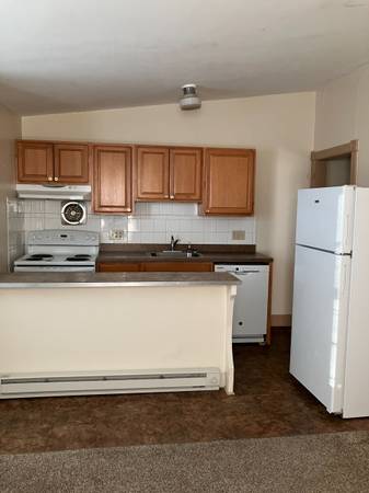 $1,150 / 1br - 1 BR / 1 BA Sun Drenched Apartment (ALLENTOWN)64010163120129122