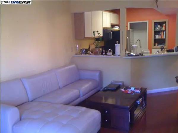 $2,150 / 1br - 880ft2 - 1 Bedroom / 1 Bath Condo for Rent in a Quiet Hayward Neighborhood (hayward / castro valley)64023722052609122