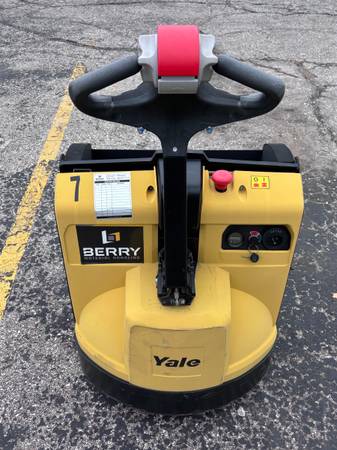 Electric Pallet Jack 1