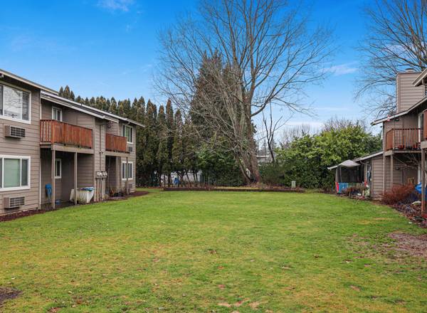 $1,295 / 1br - Estacionamiento asignado*, almacenamiento adicional, aire acondicionado en la unidad - 1B en una excelente ubicación (SE Portland)63831328041601123