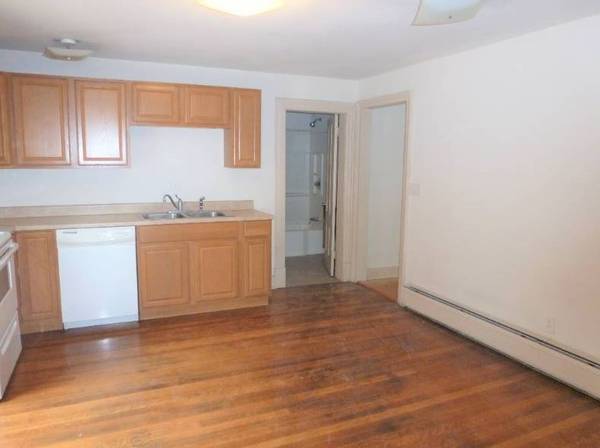 $907 / 1br - Sunny 1BR on Bonita St – close to transit & shopping  in Sausalito (sausalito)64055522060802121