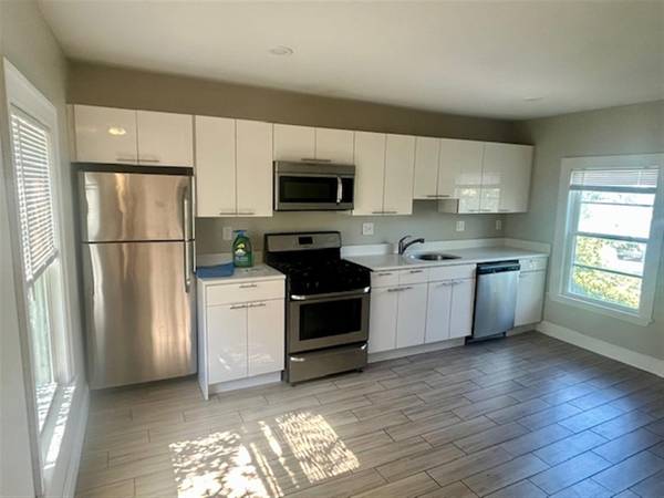 $3,600 / 2br - 13 Pleasant St (Cambridge)63699196721283120