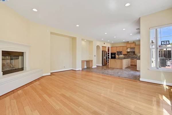 $6,995 / 5br - 4615ft2 - SAN RAMON, EXEC 5BR/4.5BA, 4615sf, cerca de todas las escuelas. MASCOTAS PERMITIDAS (danville / san ramon)63667905540099123