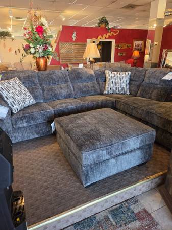 Ashley LONOKE 2pc sectional 1