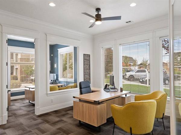 $1,780 / 2br - 1164ft2 - ONE MONTH FREE SPECIAL! MOVE-IN READY APARTMENTS (6626 Chapel Hill Blvd, Pasco, WA)63786991767171123