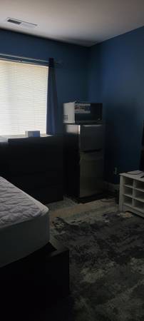 $850 / 4br - Room for Rent $850 deposit 350 (Salinas)64054765401473123