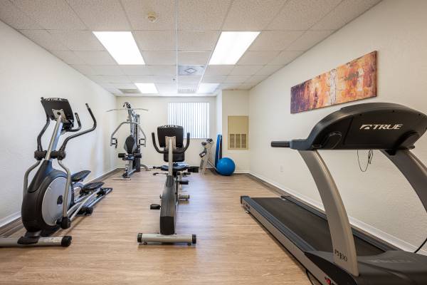$1,253 / 1br - 600ft2 - Amazing Location In Lake Worth - 1Bedroom - 55+ Community! (2571 Lake Worth Road, Lake Worth, FL)63825137711745123