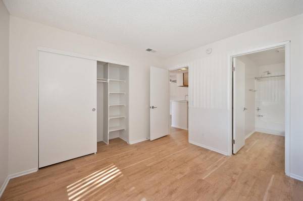 $2,258 / 2br - 805ft2 - Apartamento excepcional de dormitorios: área de juegos, lavandería y más! (West Lancaster cerca de 20th Street West y J12)63701166416259123