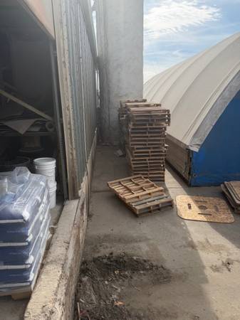 Pallets various sizes 1