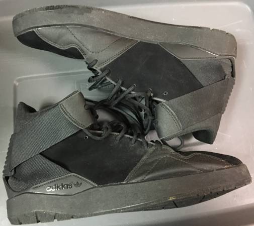 ZAPATILLAS ADIDAS NEGRAS ALTA TALLA 10 1/2 - $20 (Baldwin)63471464666115120
