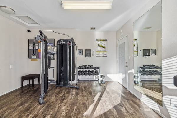 $1,445 / 1br - 619ft2 - ¡UN MES GRATIS! Unidad de 1 dormitorio en esquina del 2.º piso lista desde hoy (1645 ne 20th ST, Gresham OR)63820824473219124