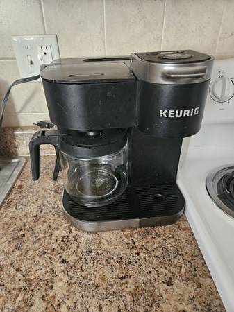 keurig with pot 1