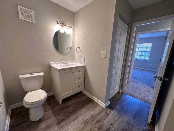 $1,395 / 2br - 1010ft2 - $250 OFF FIRST MONTH! (Knoxville)63815667598337124