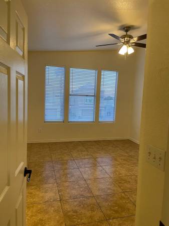 $2,200 / 3br - 1450ft2 - ------   BEAUTIFUL HOME - MARGINAL CREDIT OK - 1450 SQ FT   ----- (mesa)64047708302977123