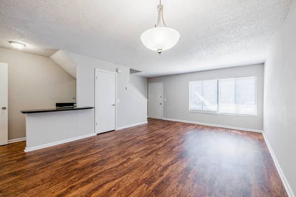 $1,424 / 2br - 1150ft2 - 2bd 5ba, Orange Park FL, Private Balcony64005271129987122