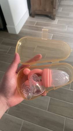 Silicone Baby Fruit Feeder Baby Pacifier Food Vegetable Supp 1