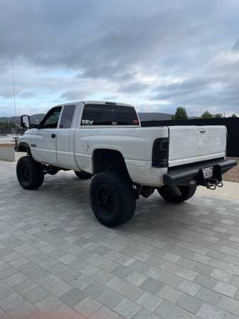 2001 RAM 2500 4x4 - Photo 2