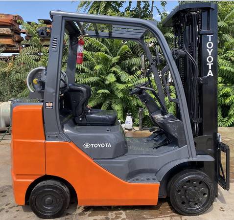 2017 Toyota 6,000lb. forklift 1