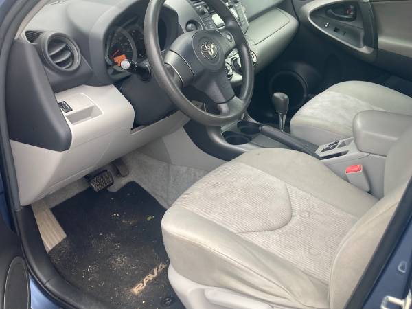 2011 Toyota Rav 4 Back to School Special - $4,988 (Tucker. Stone Mountain)63620341324673122