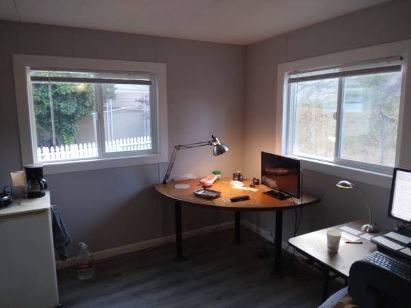 !QUIET, PEACEFUL ROOM WITH A VIEW IN BEAUFTIFUL NILES MOBILE HOME~ 1