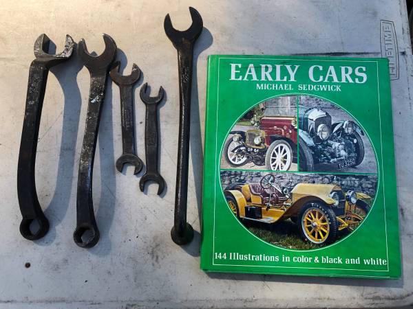 Ford Model A - vintage tools / wrenches and book 1