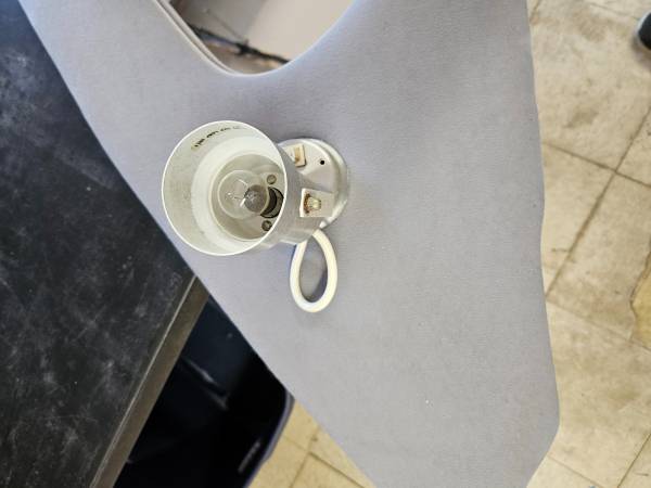 Boat cuddy cabin mirror and swivel lights - $20 (BEAVERTON)63470991345793123