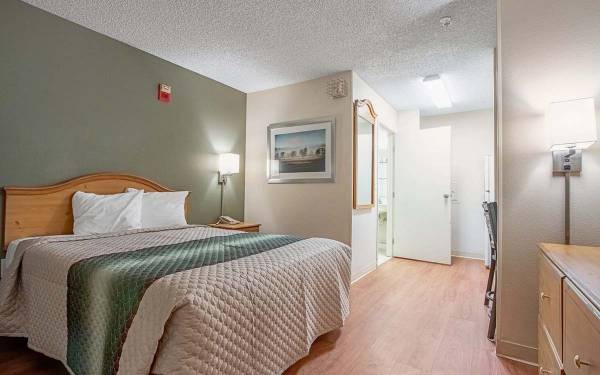 Close to Restaurants, Complimentary Coffee Daily, Utilities Included 1