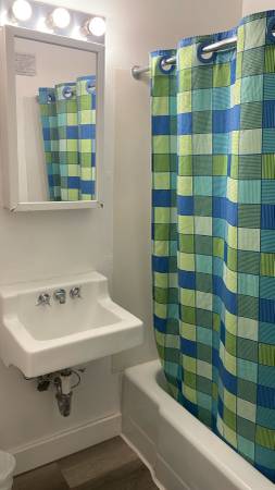 $375 Rooms for weekly/monthly in the Becket Motel (Becket, MA)64017046014979123