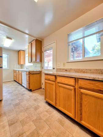$3,995 / 3br - 944ft2 - Country Style 3bd Refurbished House w/Detached Garage @ 344 Warner Ave (sunnyvale)63940542935810124