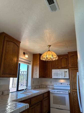 $2,650 / 2br - 900ft2 - COZY 2BR CASITA Private Residence OCEAN VIEW!  Washer/Dryer in unit! (Vista/San Marcos)63998603200643122