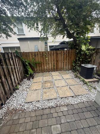 $2,150 / 3br - Townhouse for rent 3/3 (Homestead)64001846626946121