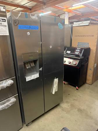 Side by side refrigerator Frigidaire stainless steel 1