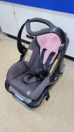 Baby Trend infant car seat 1