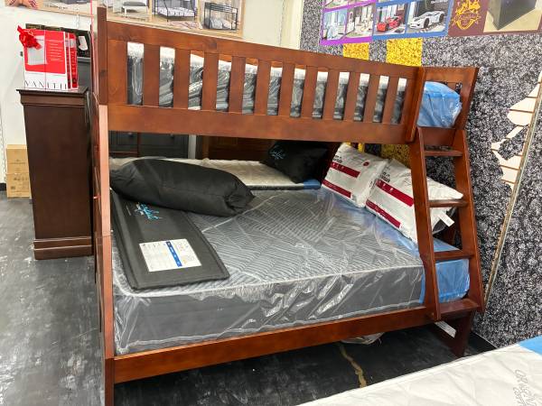 Bunk bed Twin/Full 1