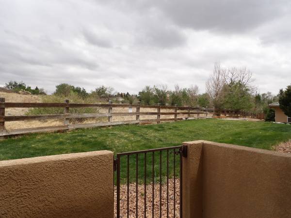 $1850.00 / 3br - 1316ft2 - Peaceful Townhome with Views63686921211905123