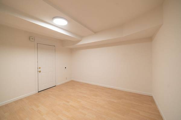 $1,420 Efficiently Appointed Studio in Adam's Point! (oakland lake merritt / grand)63938624630275124