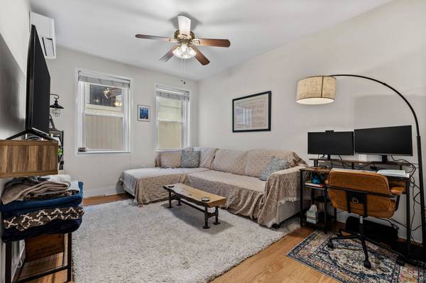 $4,500 / 3br - 1102ft2 - Stunning 3 bed / 2 bath North End Duplex Unit For Rent (North End)63931250011267124
