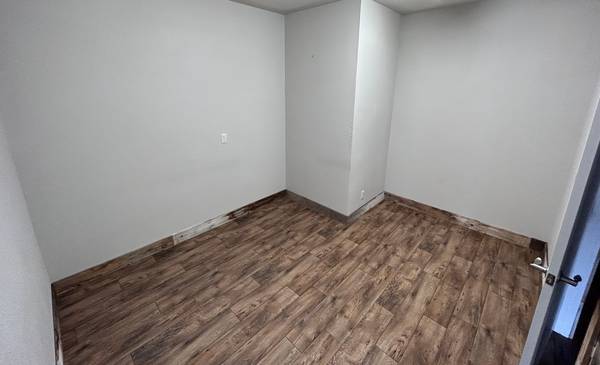 $1,500 / 1000ft2 - 5 Office Suites with Excellent Visibility Near Idaho State University (Pocatello)63952518344194123