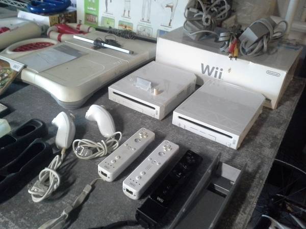 Wii & accessories - $200 (Pasadena)63441844825859123