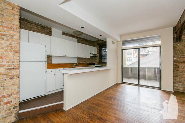 $2,095 / 1br - GORGEOUS 1 BED LOFT IN THE HEART OF LAKE VIEW EAST (LAKE VIEW EAST)63960147739267121